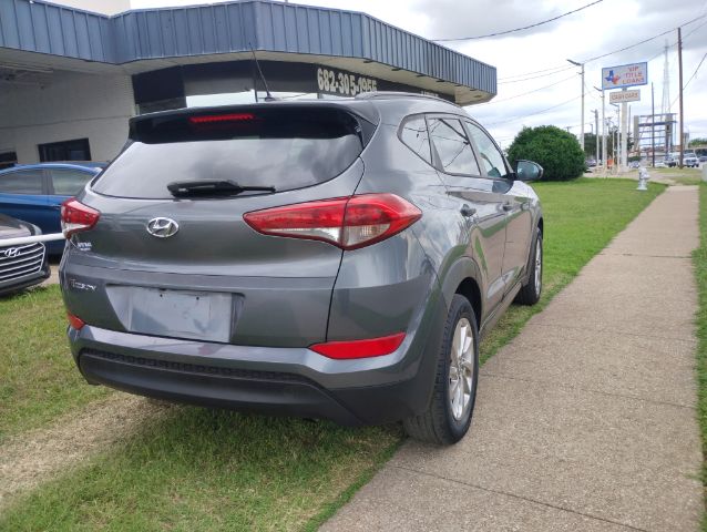 2016 Hyundai Tucson SE