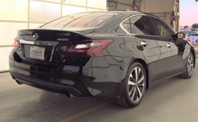 2017 Nissan Altima 3.5 SR