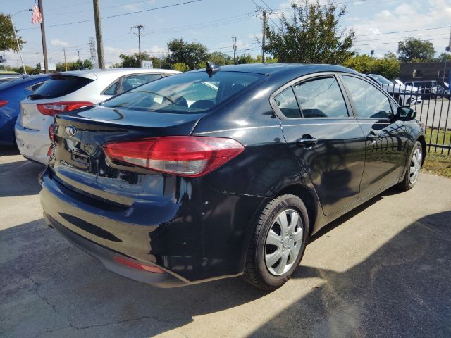 2017 Kia Forte LX 6A