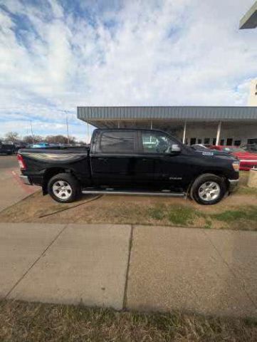 2022 RAM 1500 BIG HORN Crew Cab 4WD