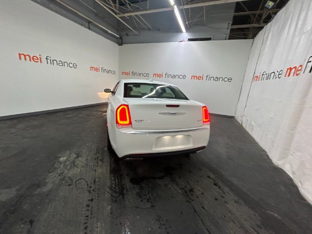 2017 Chrysler 300 Limited