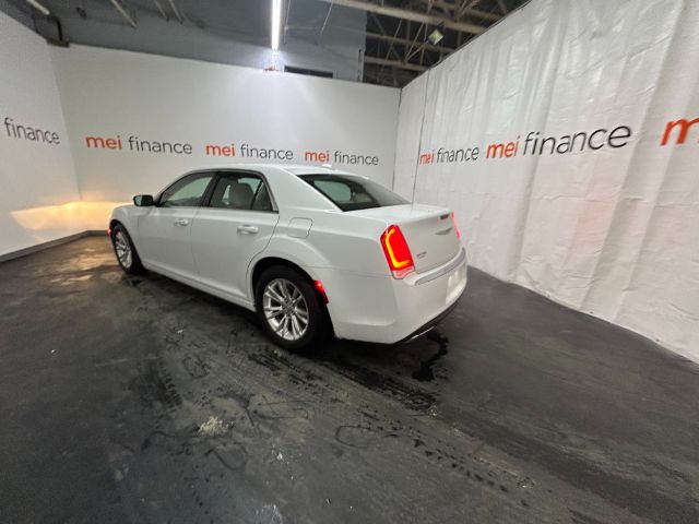 2017 Chrysler 300 Limited