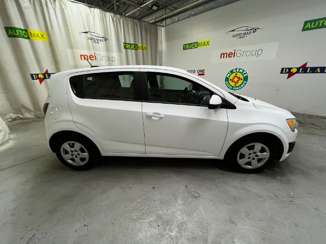 2016 Chevrolet Sonic LS Auto 5-Door