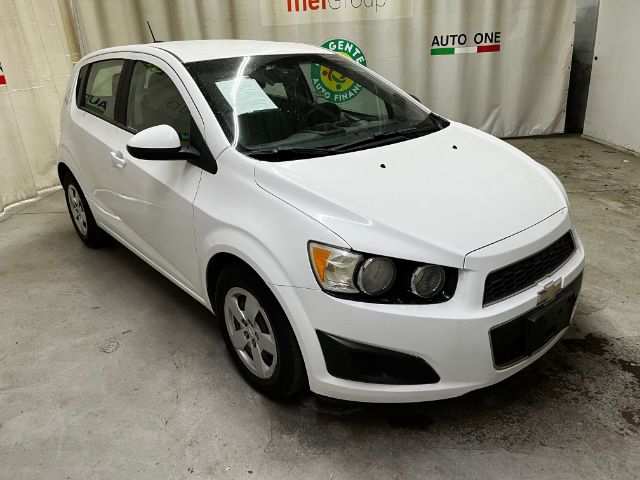 2016 Chevrolet Sonic LS Auto 5-Door