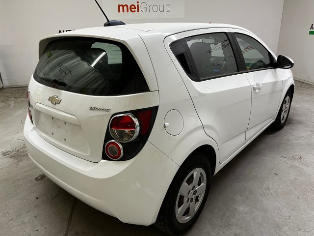 2016 Chevrolet Sonic LS Auto 5-Door