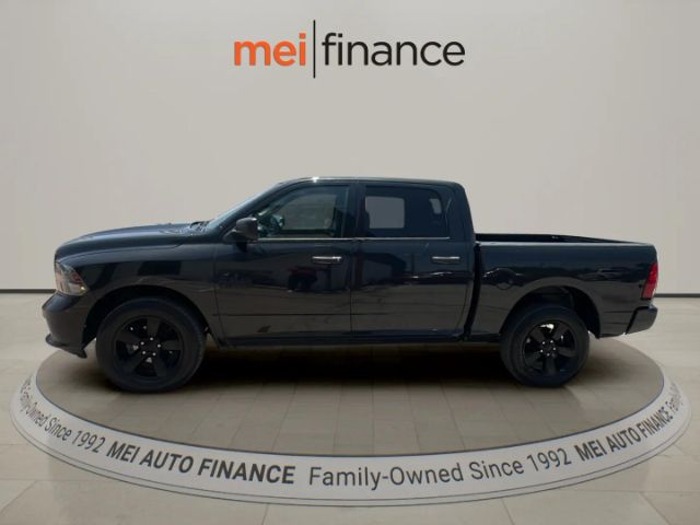 2017 RAM 1500 EXPRESS Crew Cab 4WD